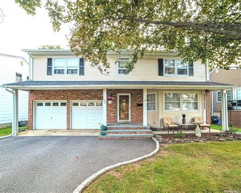 1178 WANTAGH AVENUE, WANTAGH, NY 11793 .